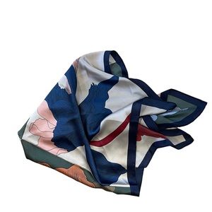 Beautiful scarf NWOT never been worn